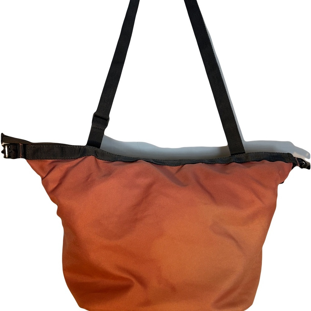 Columbia Women's insulated Multi-Color Shoulder Bag - Picture 3 of 6